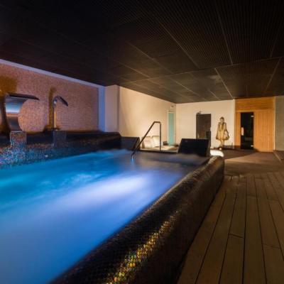 Eenoudervakantie Spanje Solo Amigos Zwembad Binnen